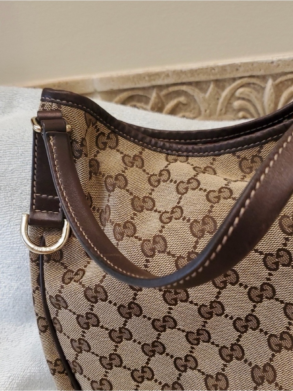 *Authentic* Gucci Beige Brown GG Canvas Shoulder Bag with Dark Brown Trim - Picture 5 of 14